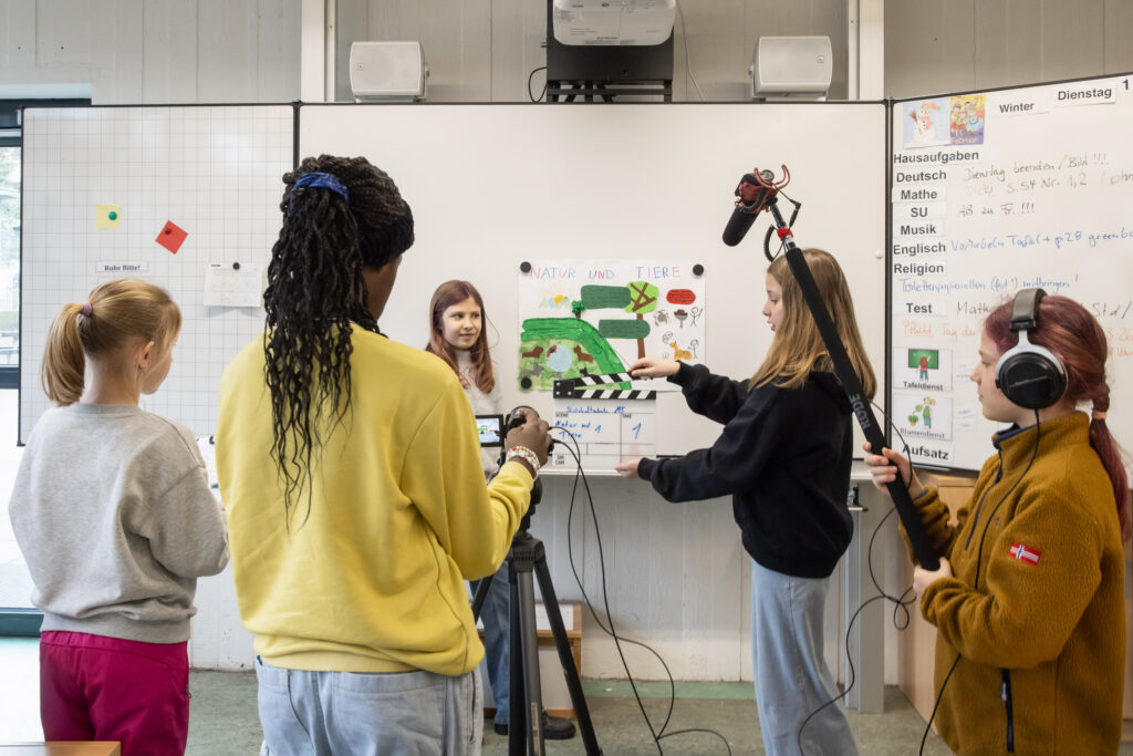 Bilder aus der Produktion des Patenfilms "Durch Felsen und Wolken" der Südstadtschule
